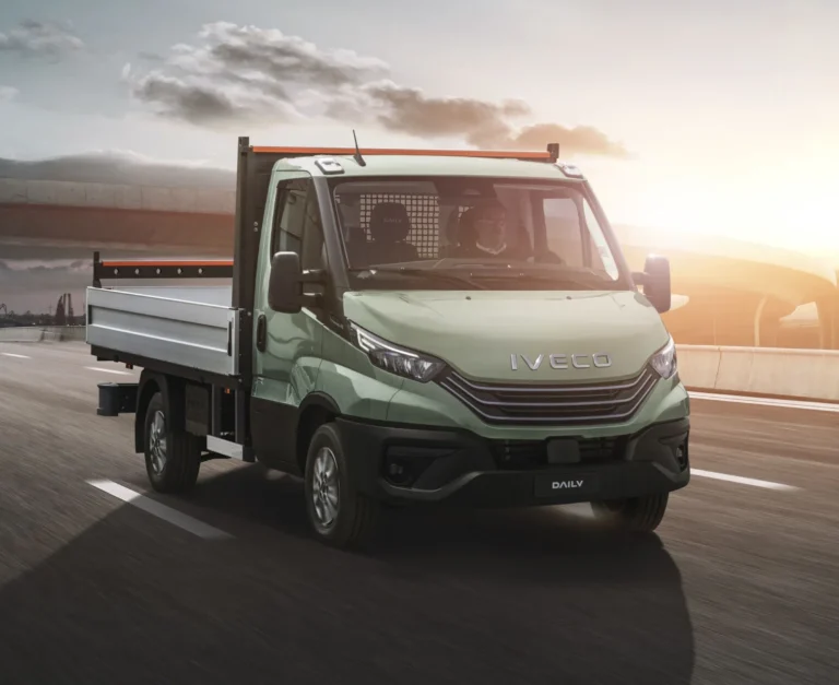 IVECO Daily Chassis cabine op de baan