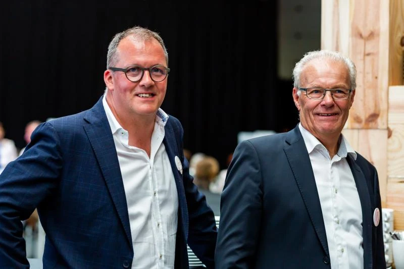 Twee personen van Gregoor Trucks